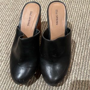 Spring Clog Black & Wood Heels